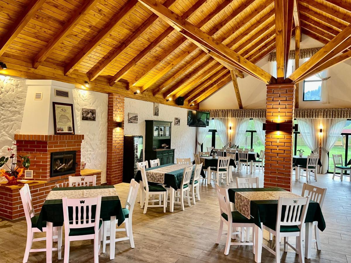 Biotour Camping & Restaurant Ghimes-Faget Exterior photo