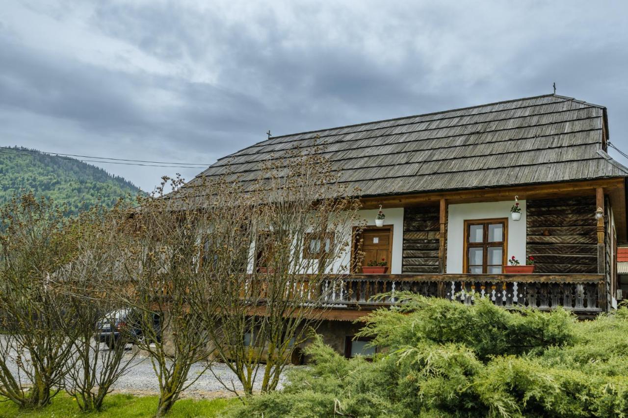 Biotour Camping & Restaurant Ghimes-Faget Exterior photo